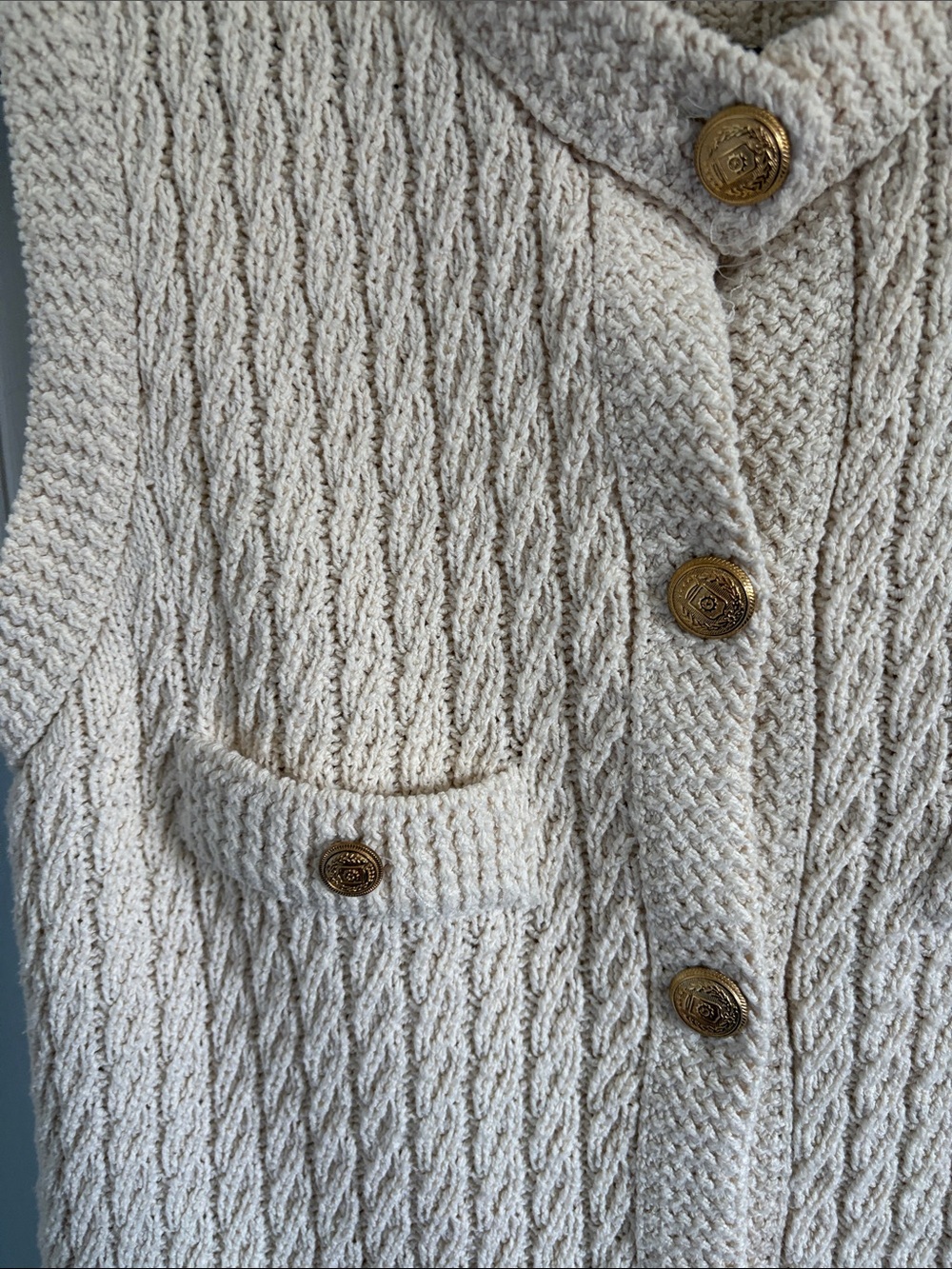 Zara Cream Cable Knit Sleeveless Sweater Vest with Gold Buttons Size Medium - Picture 3 of 6